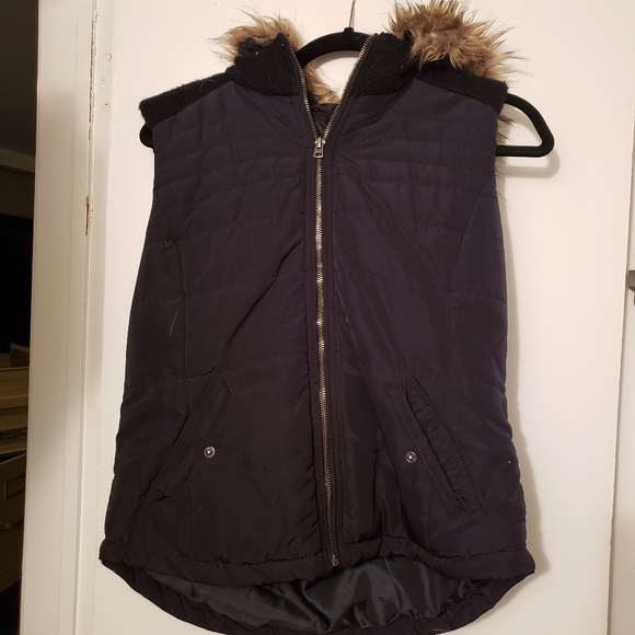 Black Aeropostale vest - Picture 1 of 3